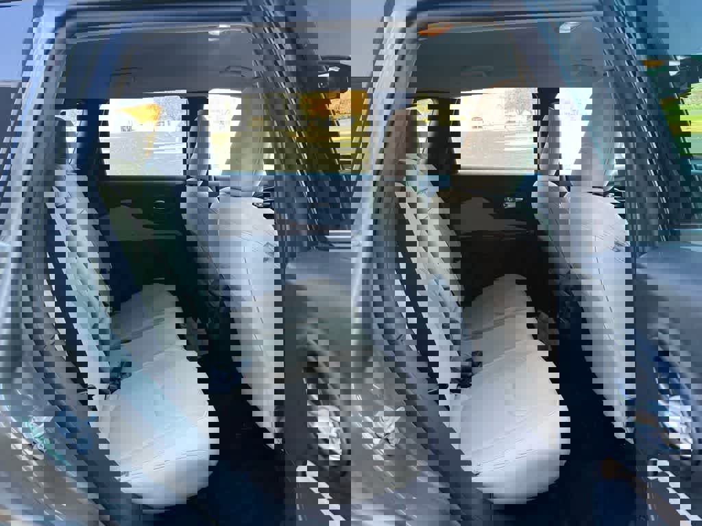 Used 2016 Jeep Cherokee Latitude w/ Cold Weather Group image 20