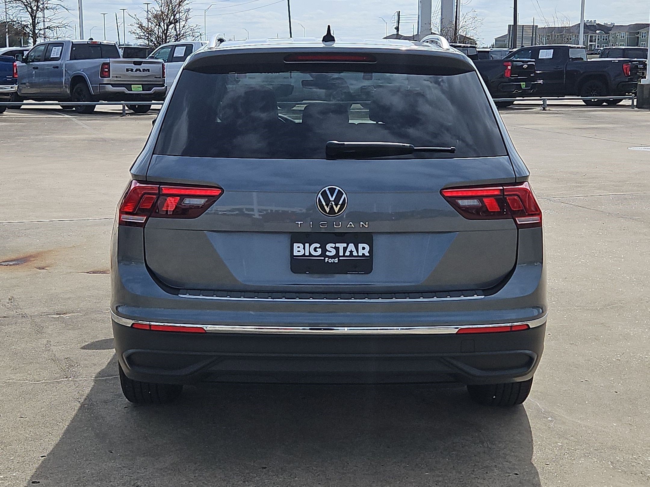 Used 2024 Volkswagen Tiguan Wolfsburg Edition image 5