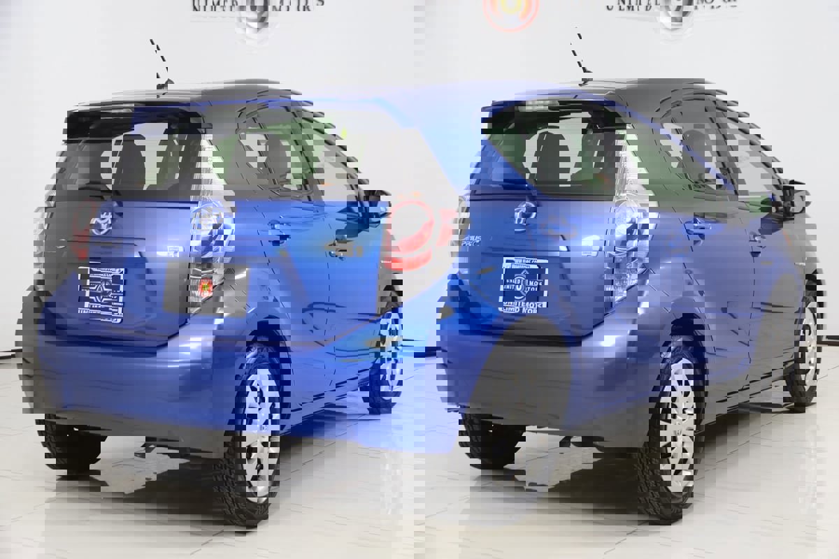 Used 2014 Toyota Prius C Two image 3