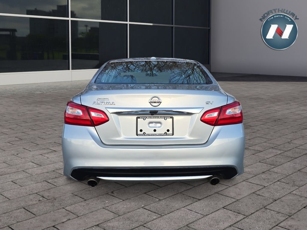 Used 2017 Nissan Altima 2.5 SV image 4