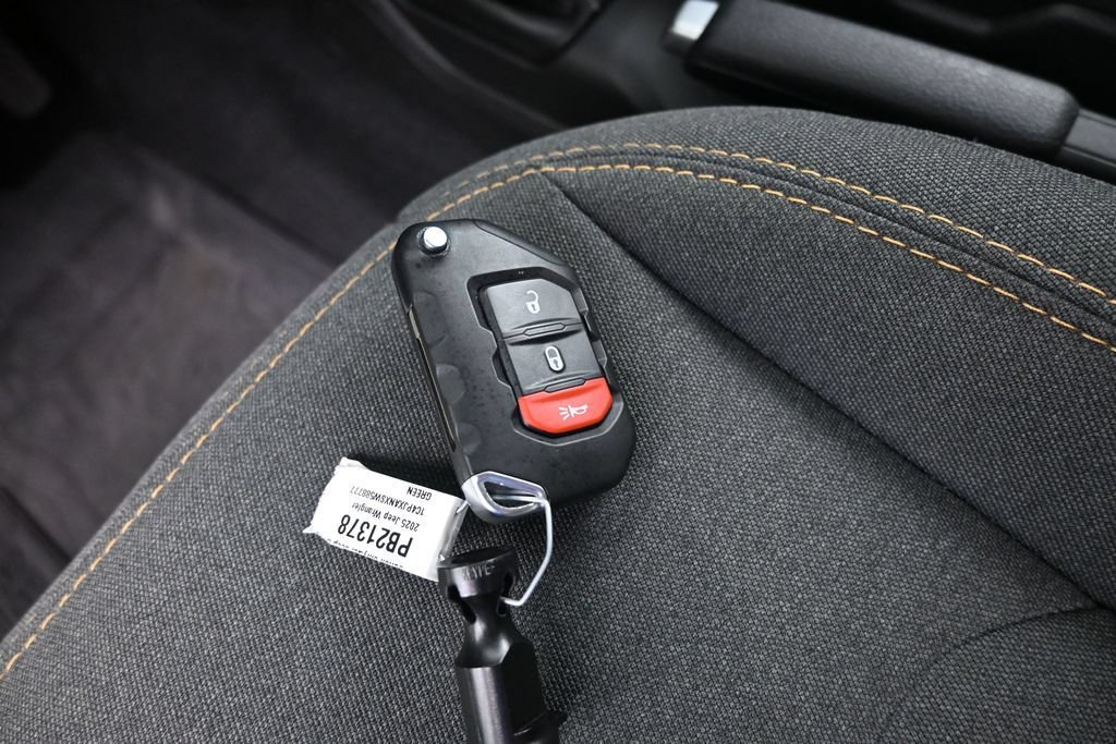 Used 2025 Jeep Wrangler Sport AWD/4WD image 20