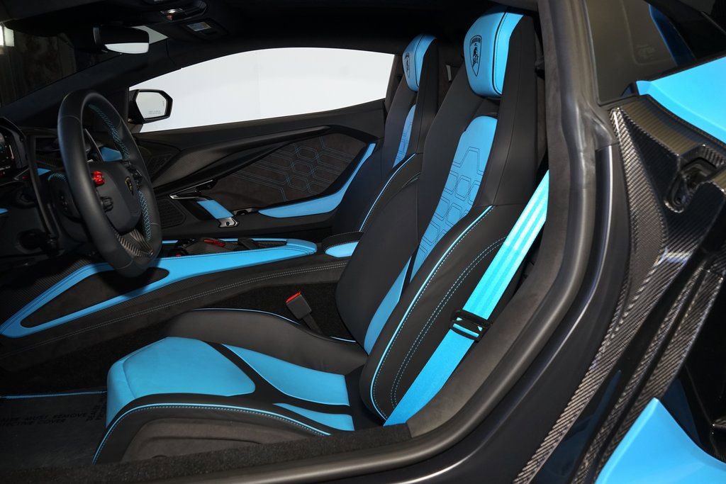 Used 2025 Lamborghini Revuelto image 22