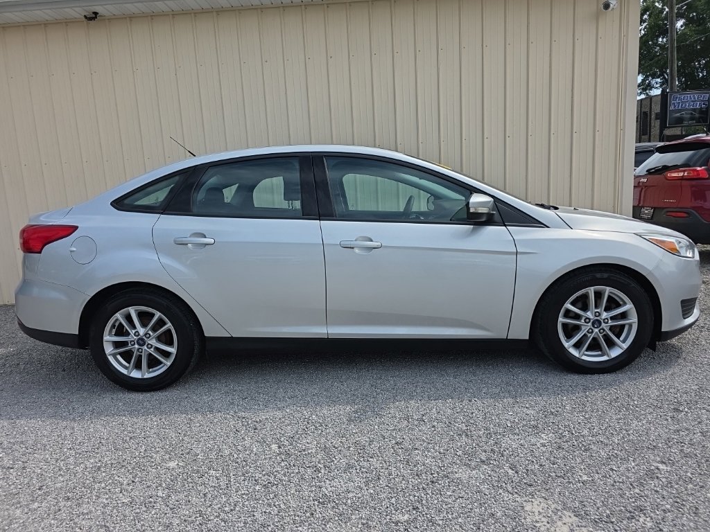 Used 2016 Ford Focus SE FWD image 6