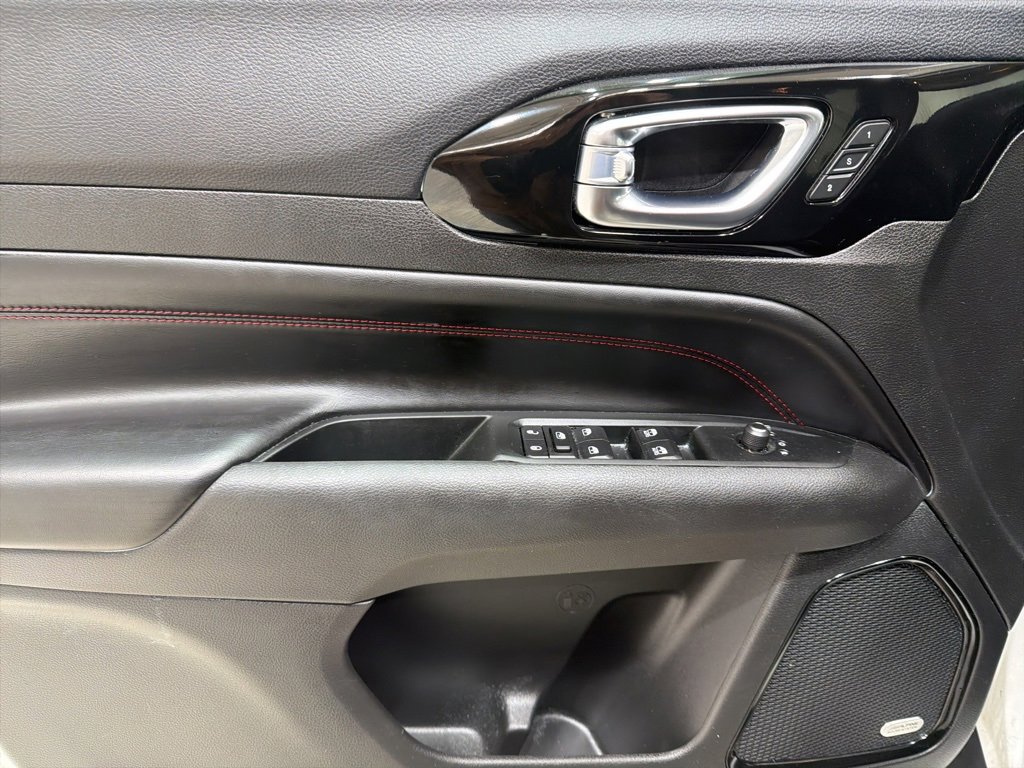 Used 2022 Jeep Compass Trailhawk w/ Trailhawk Elite Group image 11