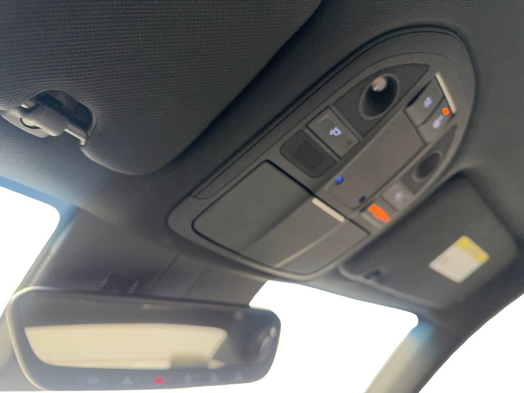 Used 2023 Genesis G70 2.0T image 73