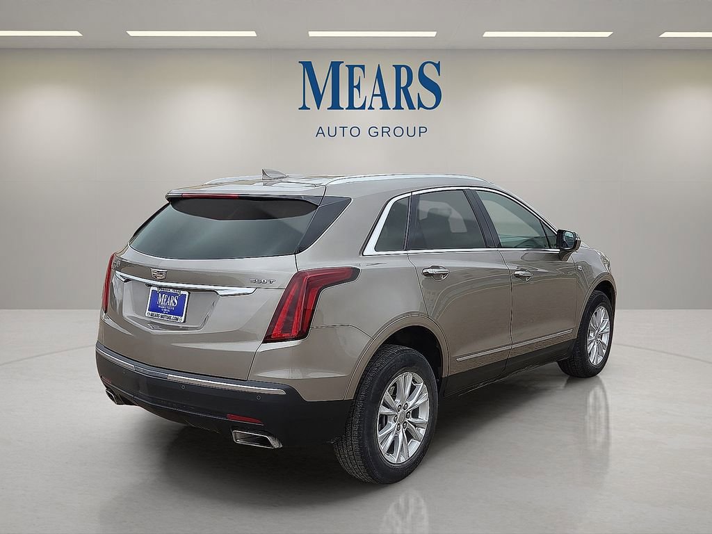 Used 2023 Cadillac XT5 Luxury w/ LPO, Floor Liner Package FWD image 5
