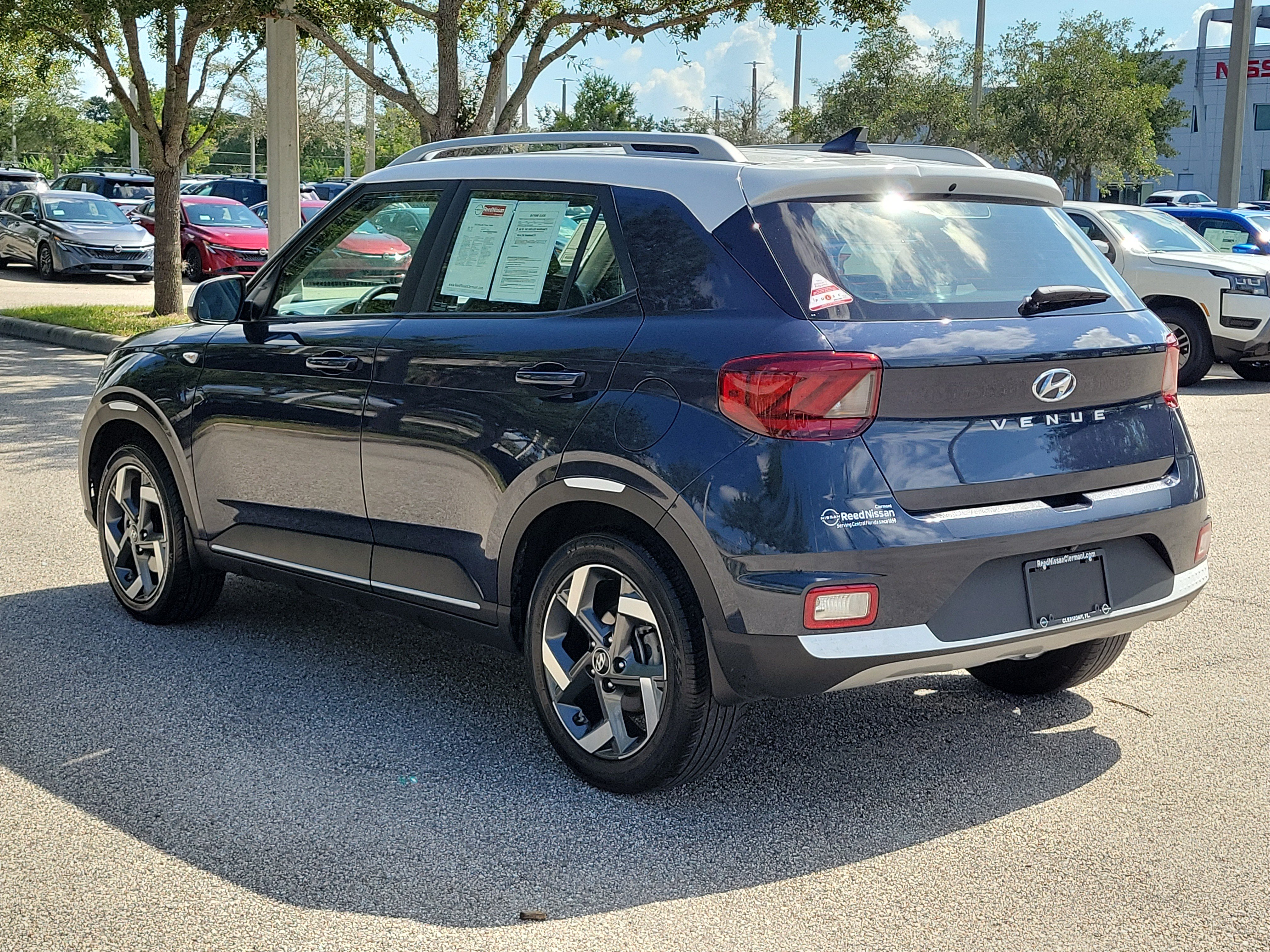 Used 2020 Hyundai Venue FWD image 7