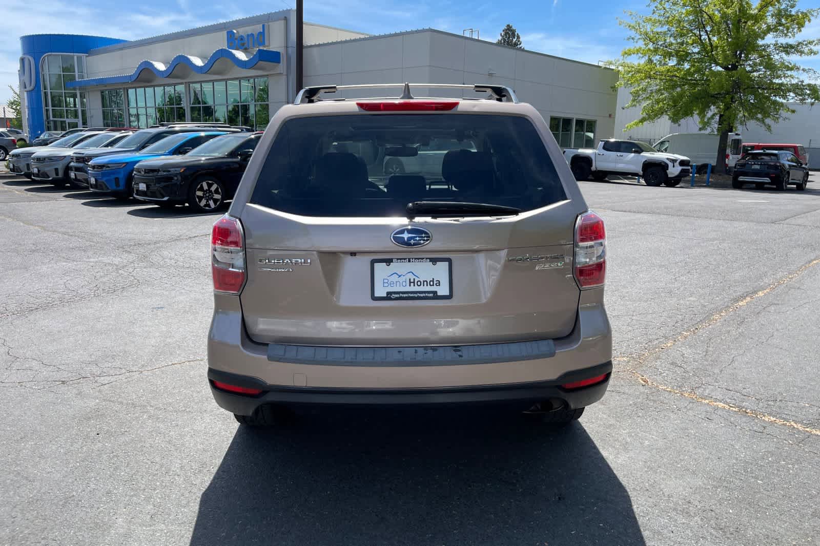 Used 2016 Subaru Forester 2.5i Premium AWD/4WD image 4