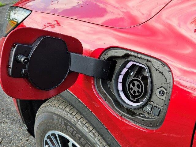 New 2024 Ford Escape SE FWD image 12
