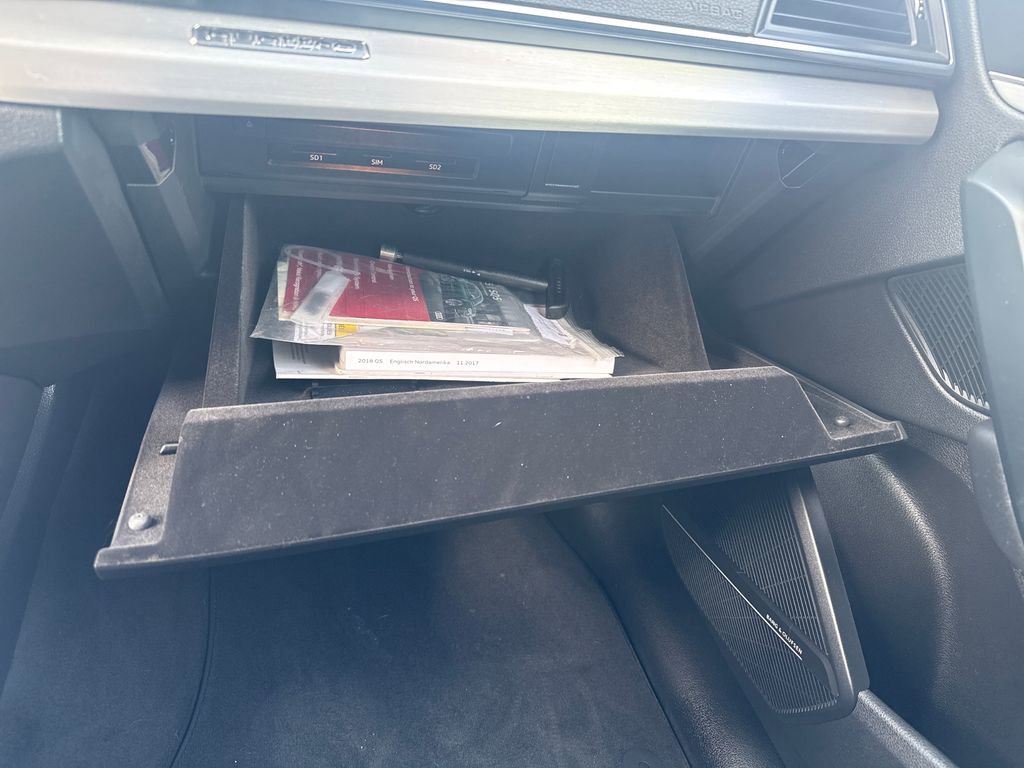 Used 2018 Audi SQ5 Premium Plus w/ S Sport Package image 5