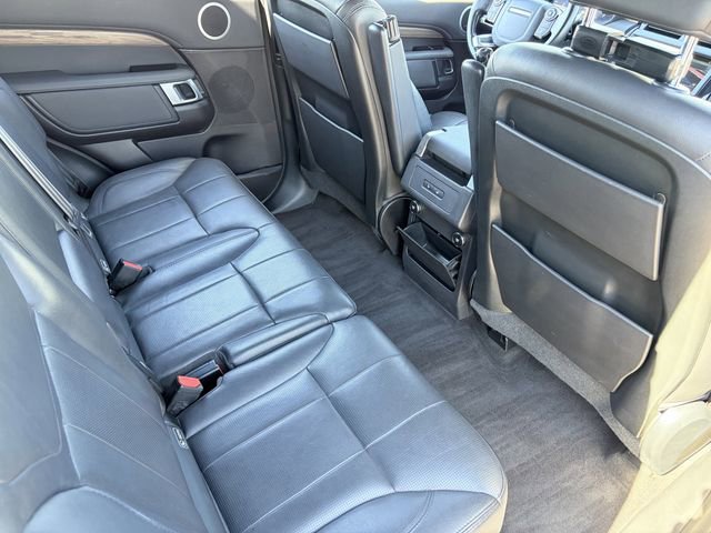 Used 2018 Land Rover Discovery SE image 23