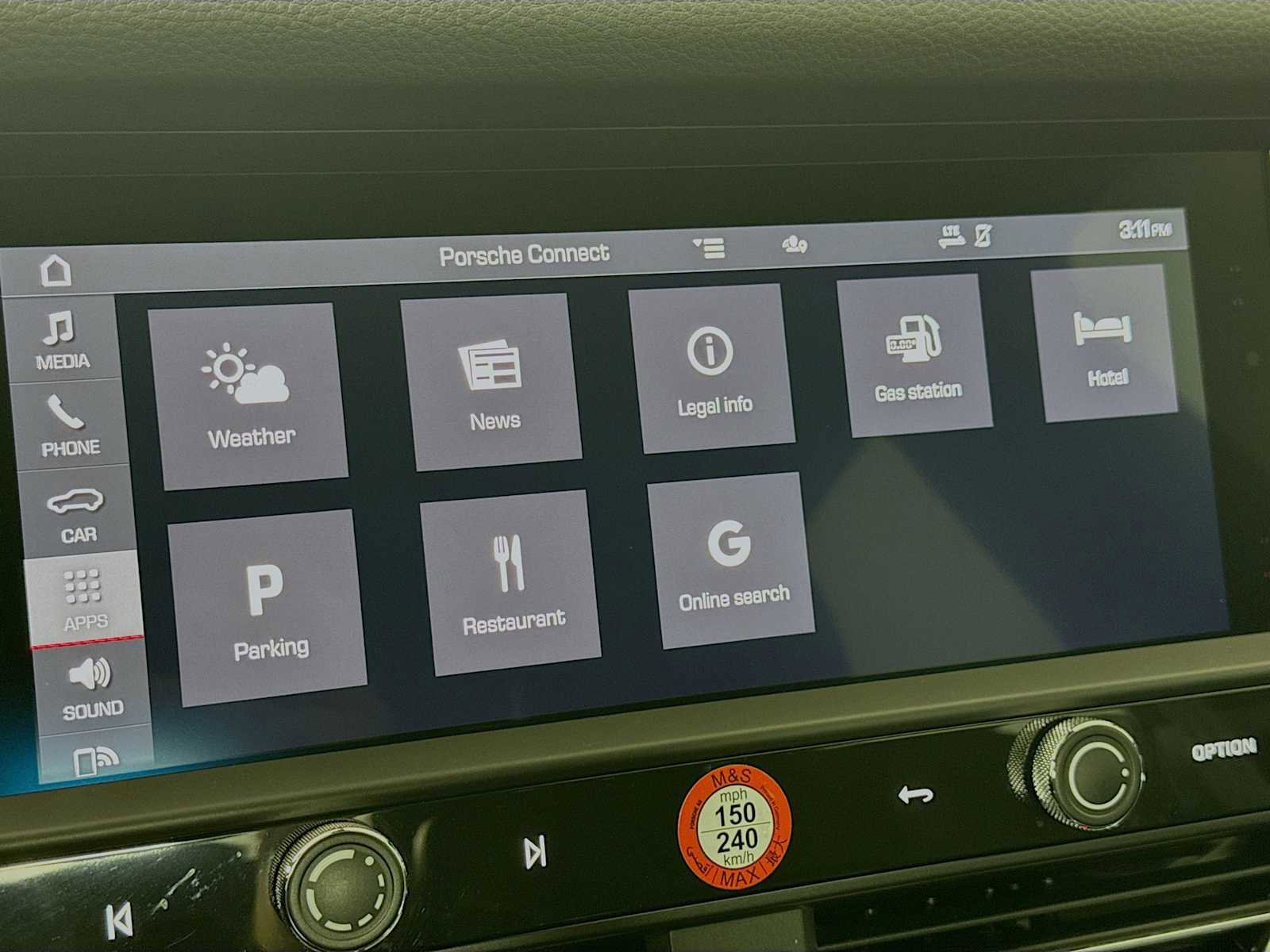 Certified 2025 Porsche Macan image 17