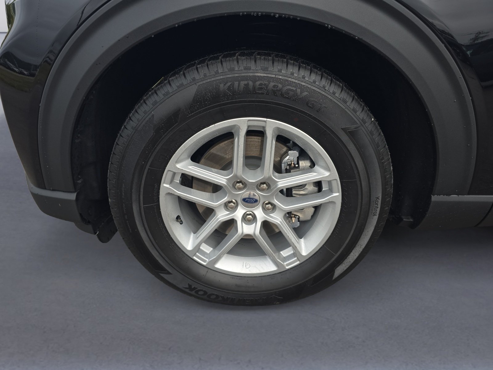 Used 2026 Ford Explorer Active RWD image 10