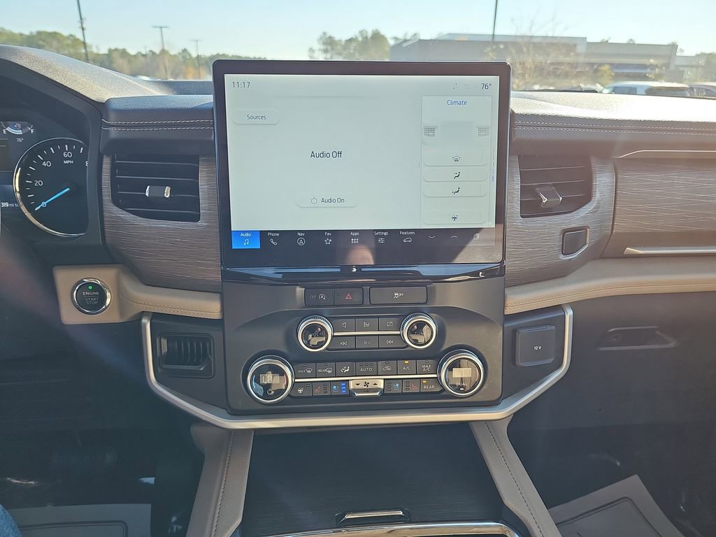 Used 2024 Ford Expedition Limited image 25