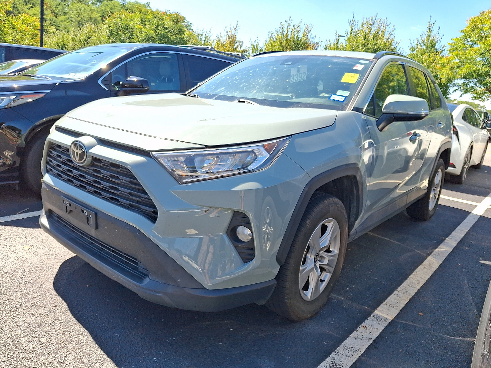 Used 2021 Toyota RAV4 XLE AWD/4WD image 2