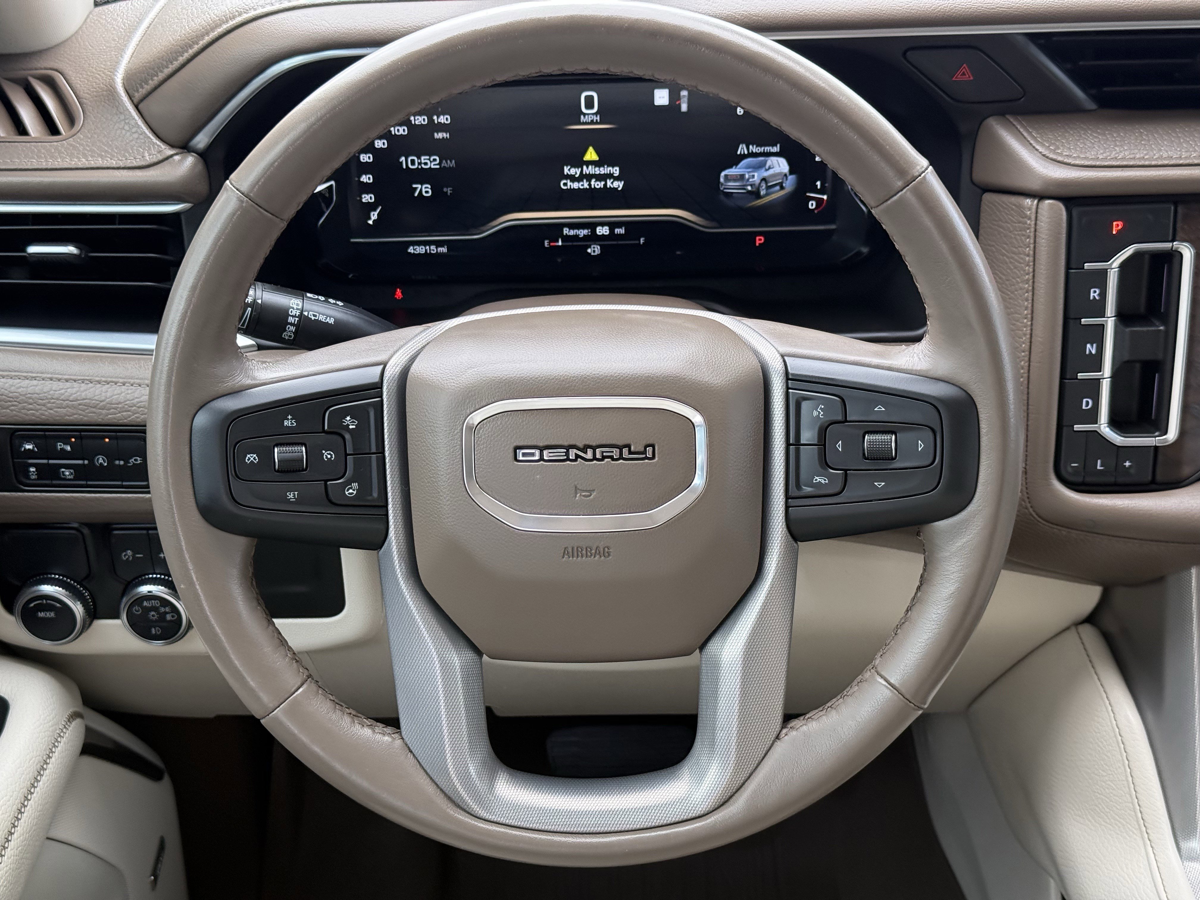 Used 2022 GMC Yukon XL Denali image 15