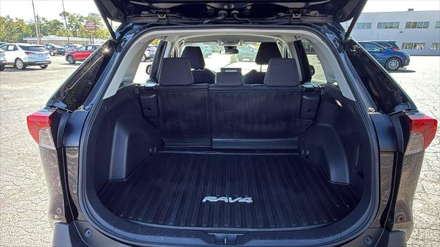 Certified 2022 Toyota RAV4 LE AWD/4WD image 7