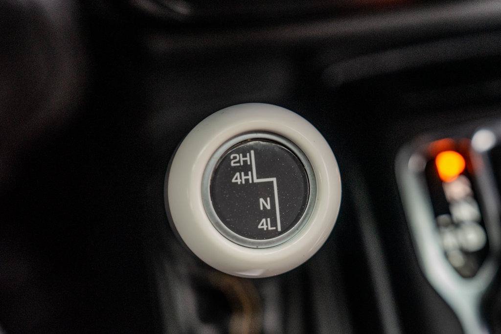 Used 2022 Jeep Wrangler Unlimited Sahara AWD/4WD image 31