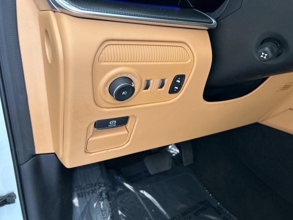 Used 2025 Jeep Grand Wagoneer L Series III w/ Rear Seat Video Group 1 AWD/4WD image 66
