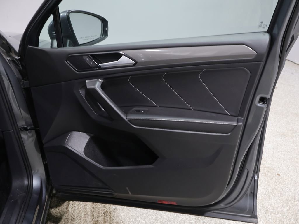 Used 2022 Volkswagen Tiguan SE image 23