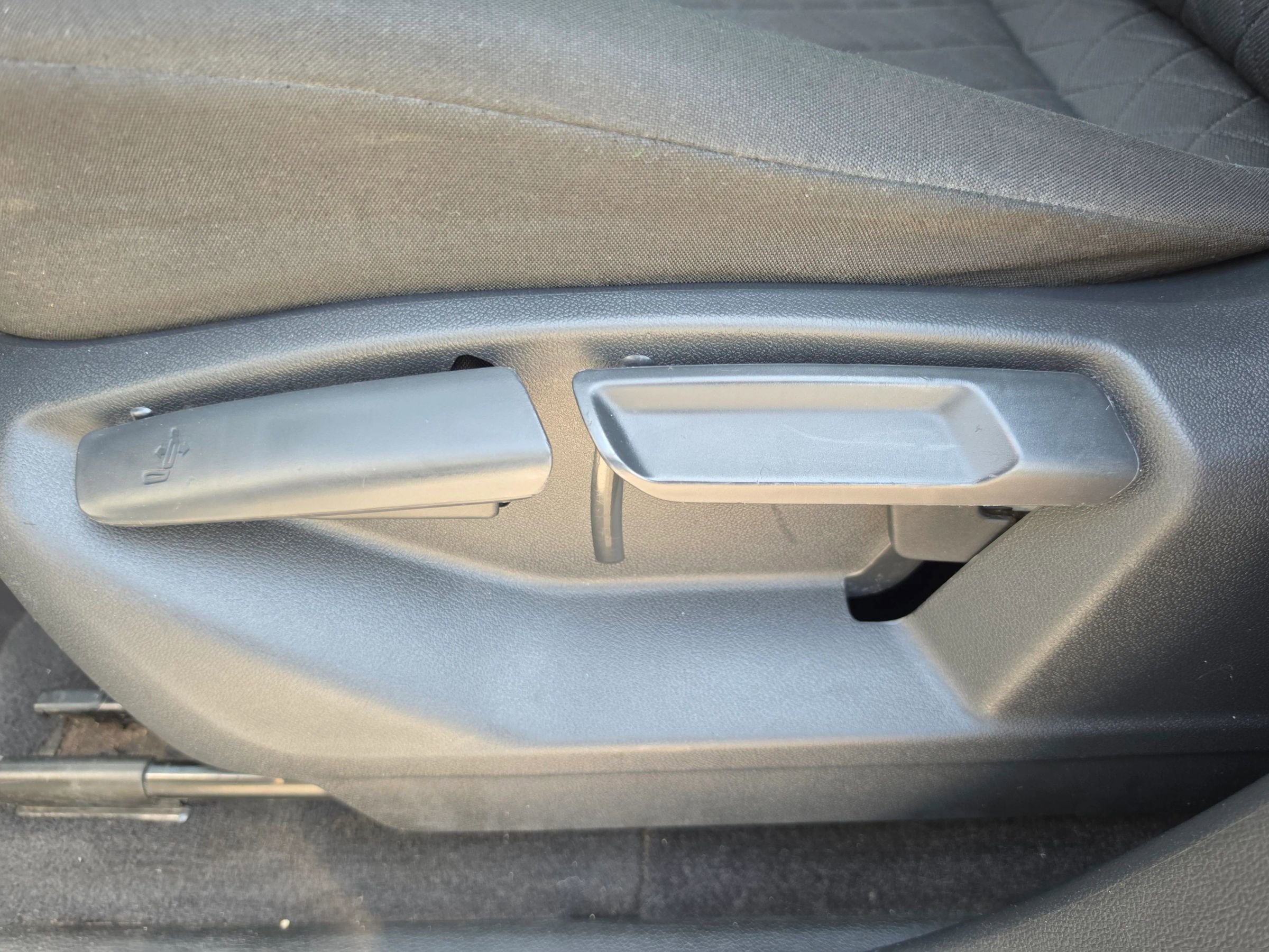 Used 2018 Volkswagen Atlas Launch Edition FWD image 10