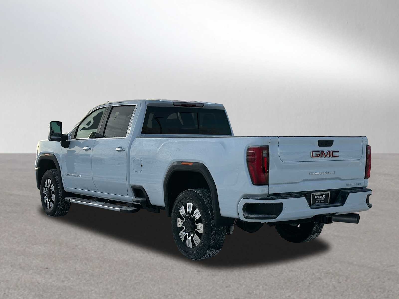 New 2026 GMC Sierra 3500 Denali w/ Denali Reserve Package AWD/4WD image 5