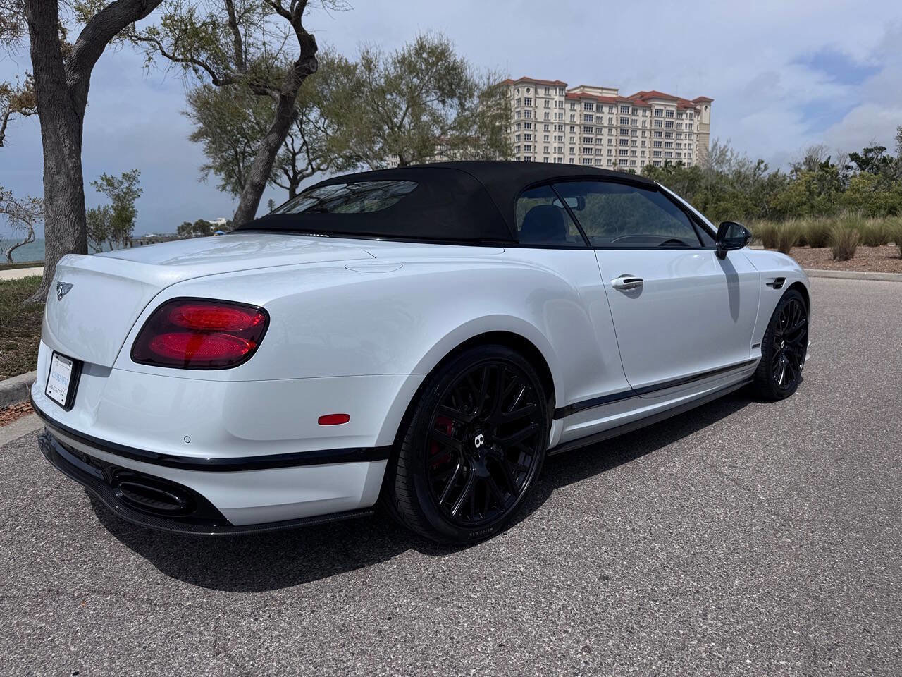 Used 2018 Bentley Continental GT Supersports image 39