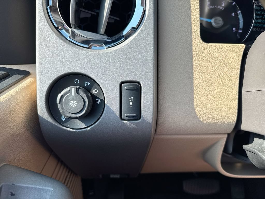 Used 2015 Ford F350 Lariat w/ Lariat Ultimate Package AWD/4WD image 18