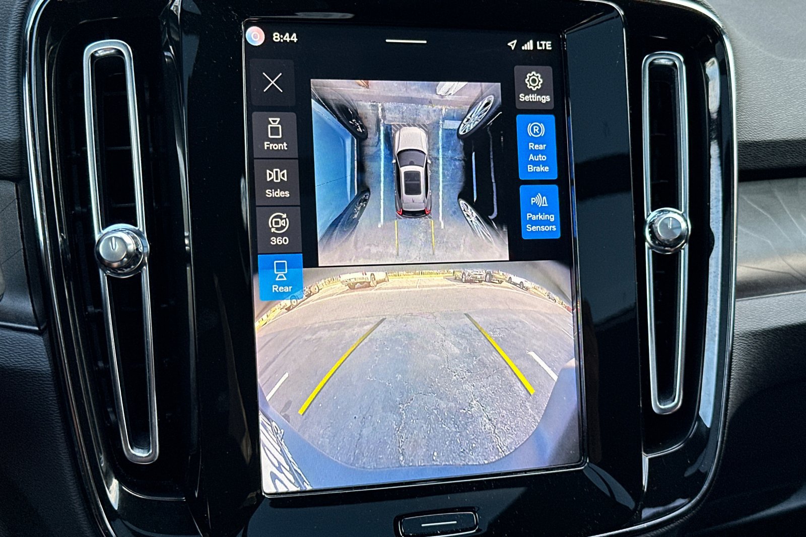 Certified 2024 Volvo XC40 Recharge Ultimate w/ Protection Package Premier RWD image 24