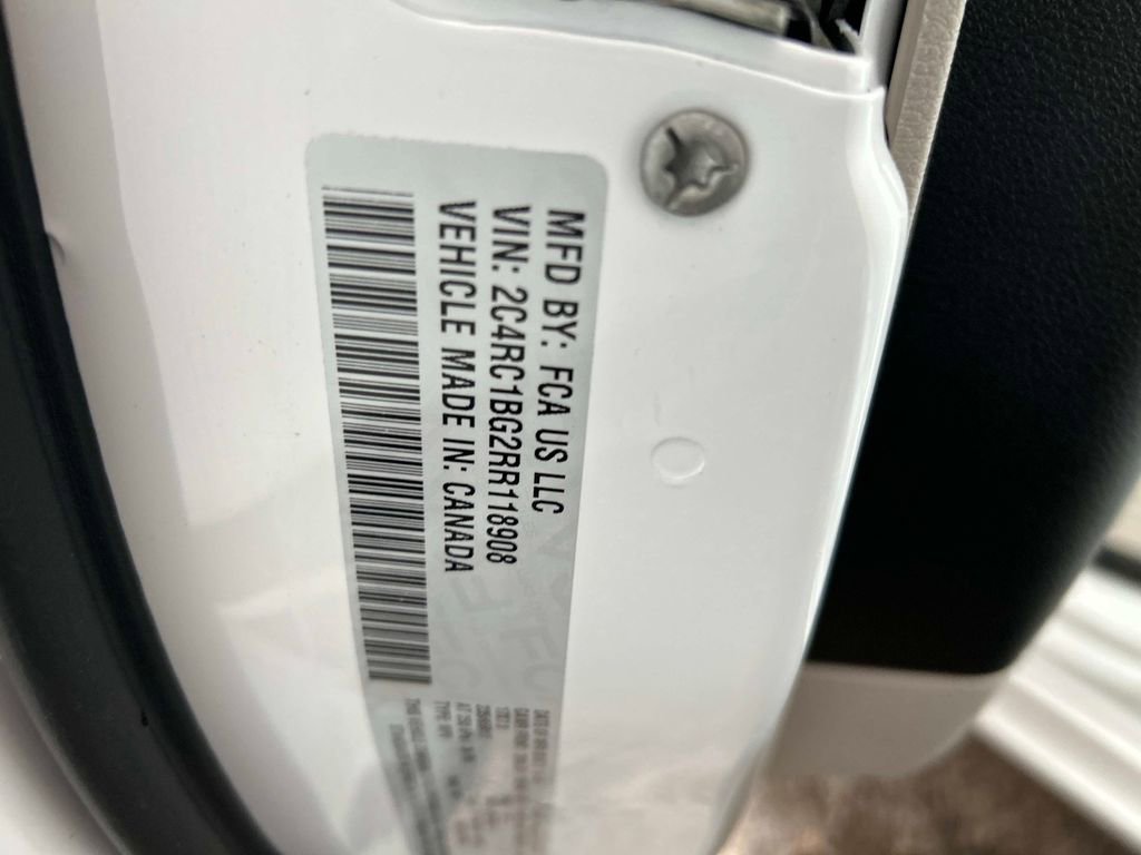 Used 2024 Chrysler Pacifica Touring-L image 35