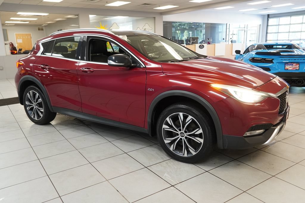 Used 2017 INFINITI QX30 Premium w/ Navigation Package AWD/4WD image 14