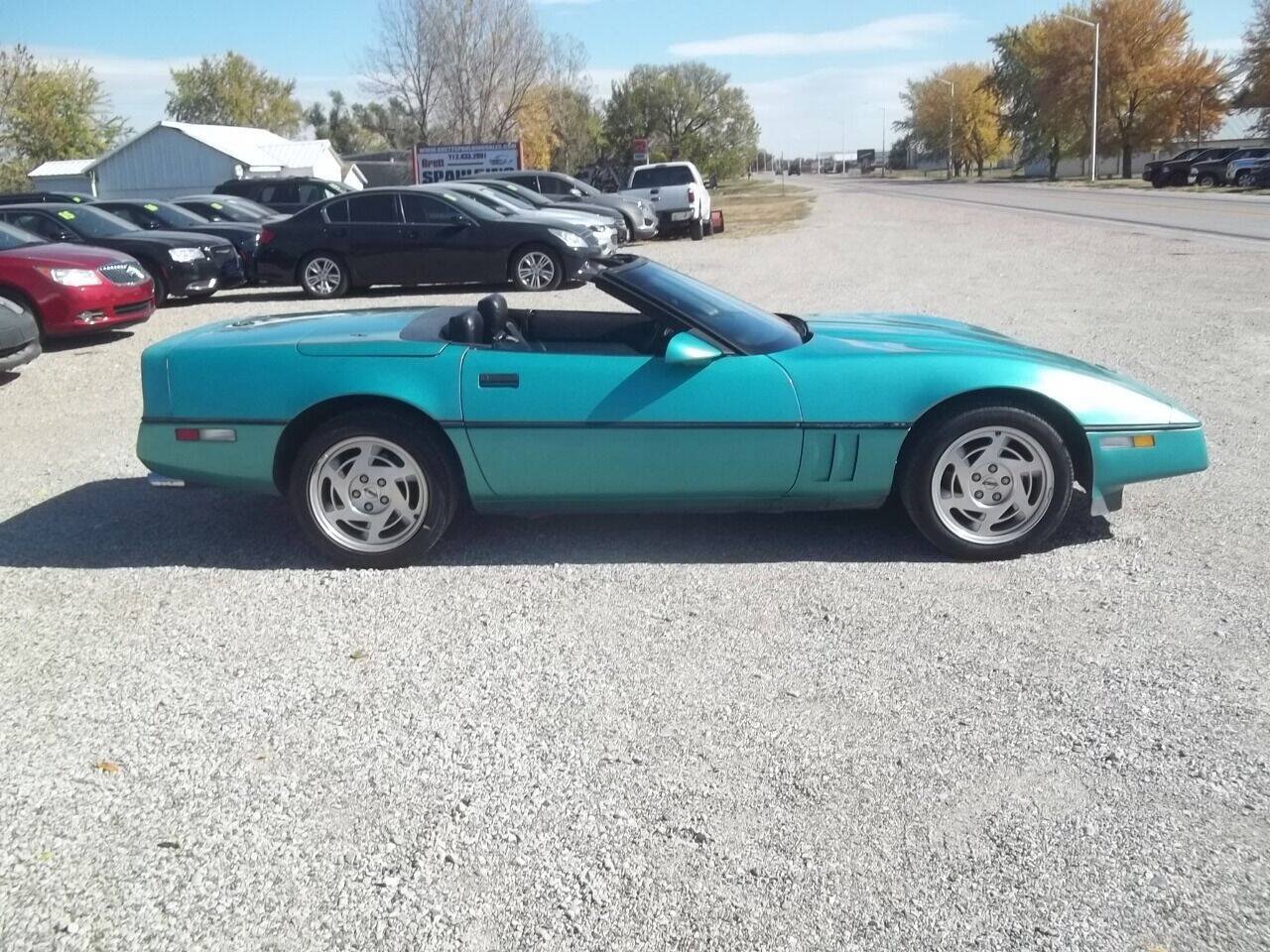 Used 1990 Chevrolet Corvette Convertible RWD image 1