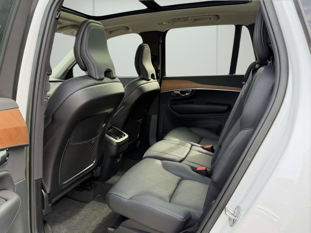 Used 2023 Volvo XC90 B5 Plus AWD/4WD image 14