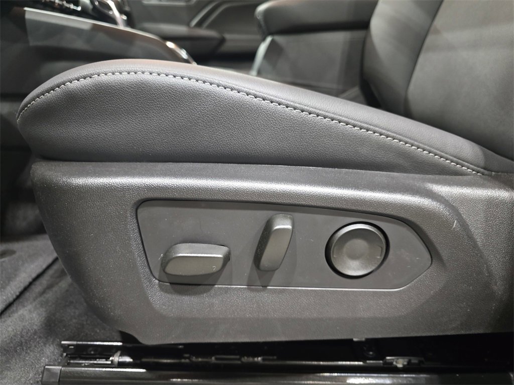 New 2026 GMC Canyon Elevation w/ Convenience Package image 29