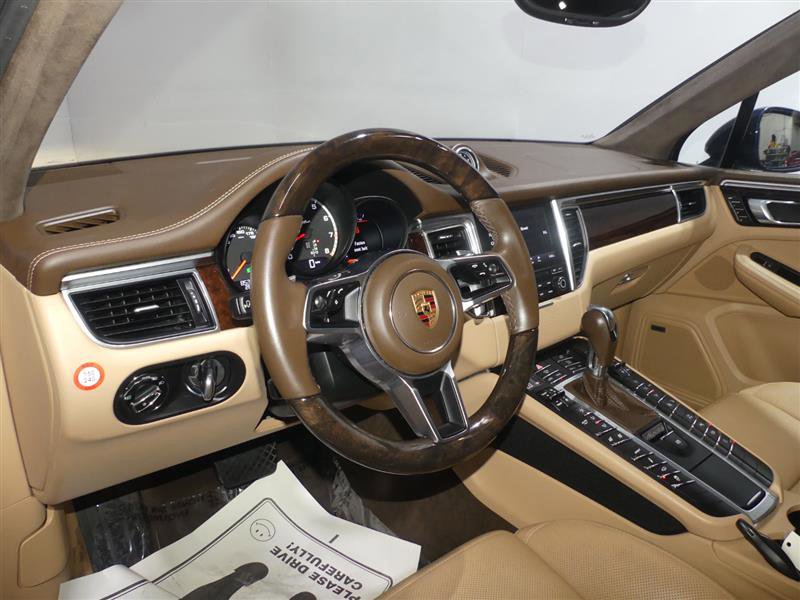 Used 2017 Porsche Macan Turbo AWD/4WD image 24