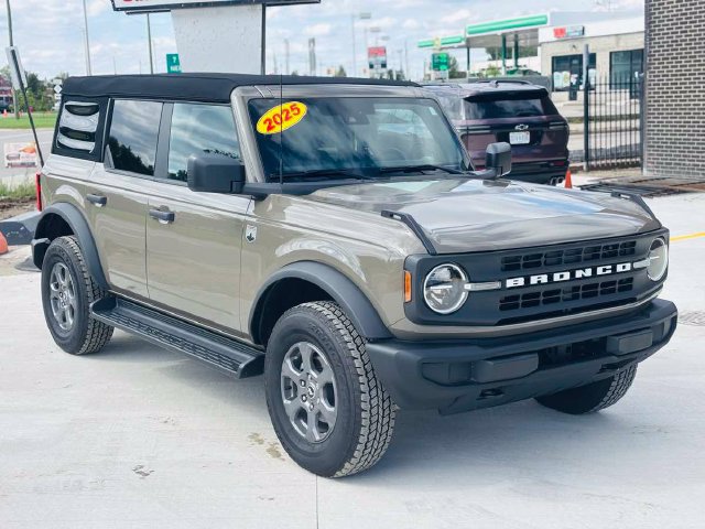 Used 2025 Ford Bronco Big Bend AWD/4WD image 2