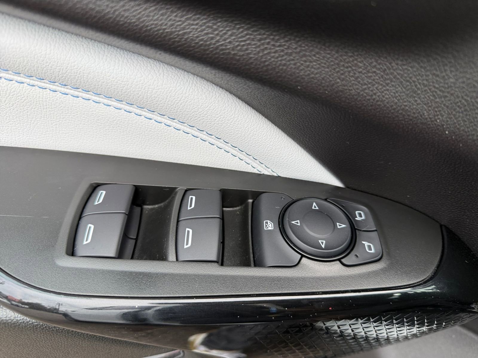 Used 2025 Chevrolet Trax LT image 20