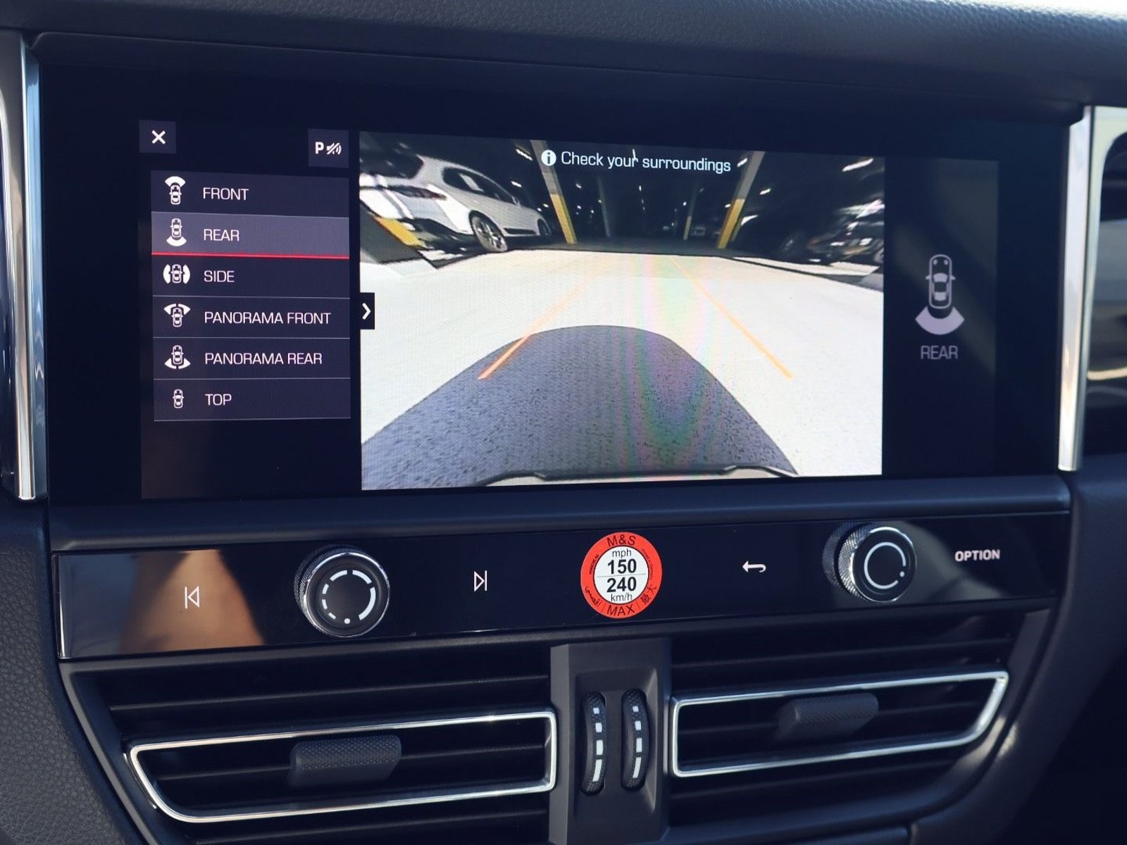 Certified 2026 Porsche Macan AWD/4WD image 19