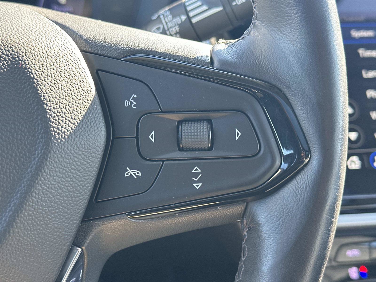 Certified 2023 Chevrolet Bolt EUV Premier w/ Sun & Sound Package FWD image 22