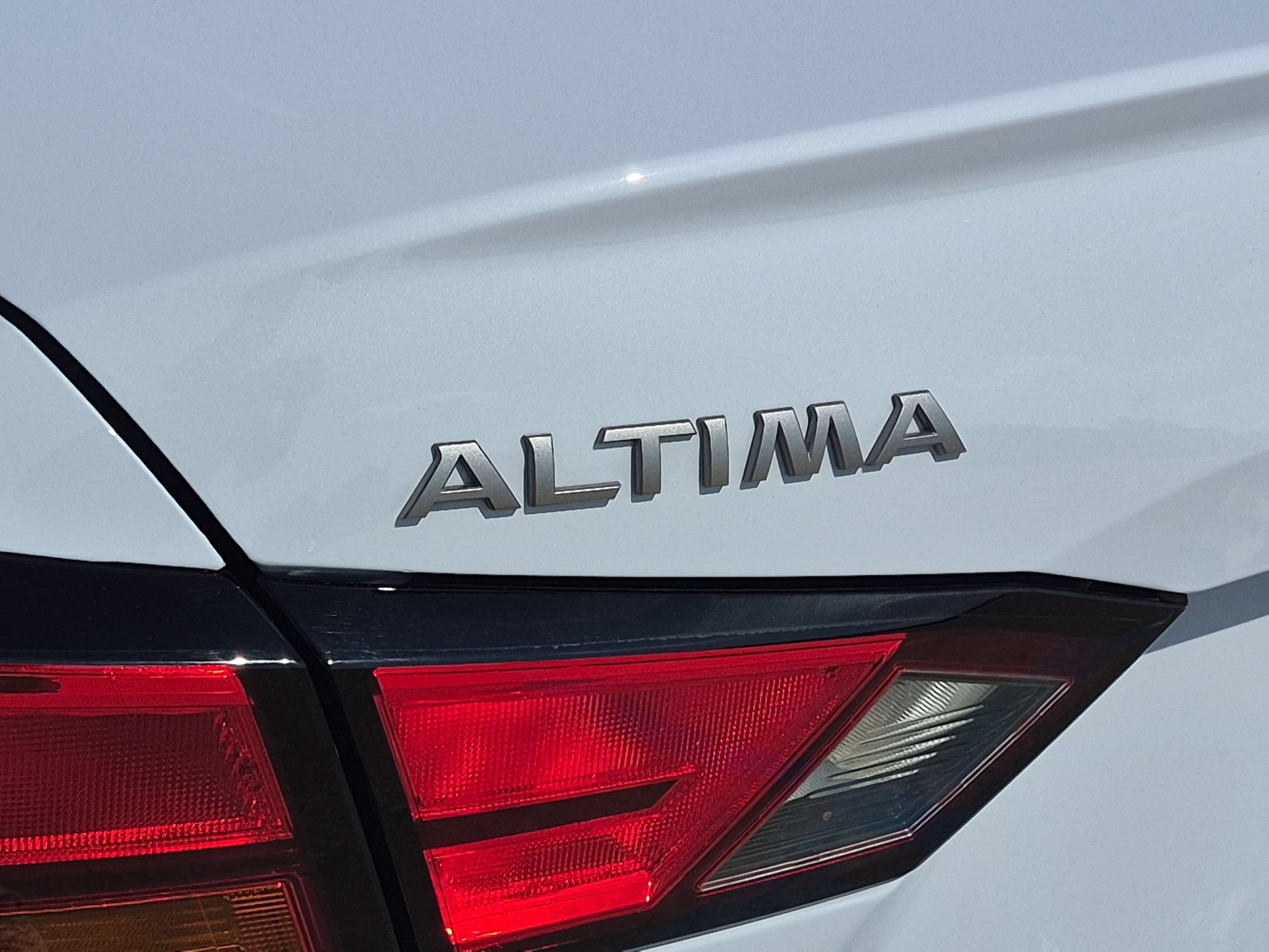 Used 2025 Nissan Altima 2.5 SR w/ SR Premium Package FWD image 28