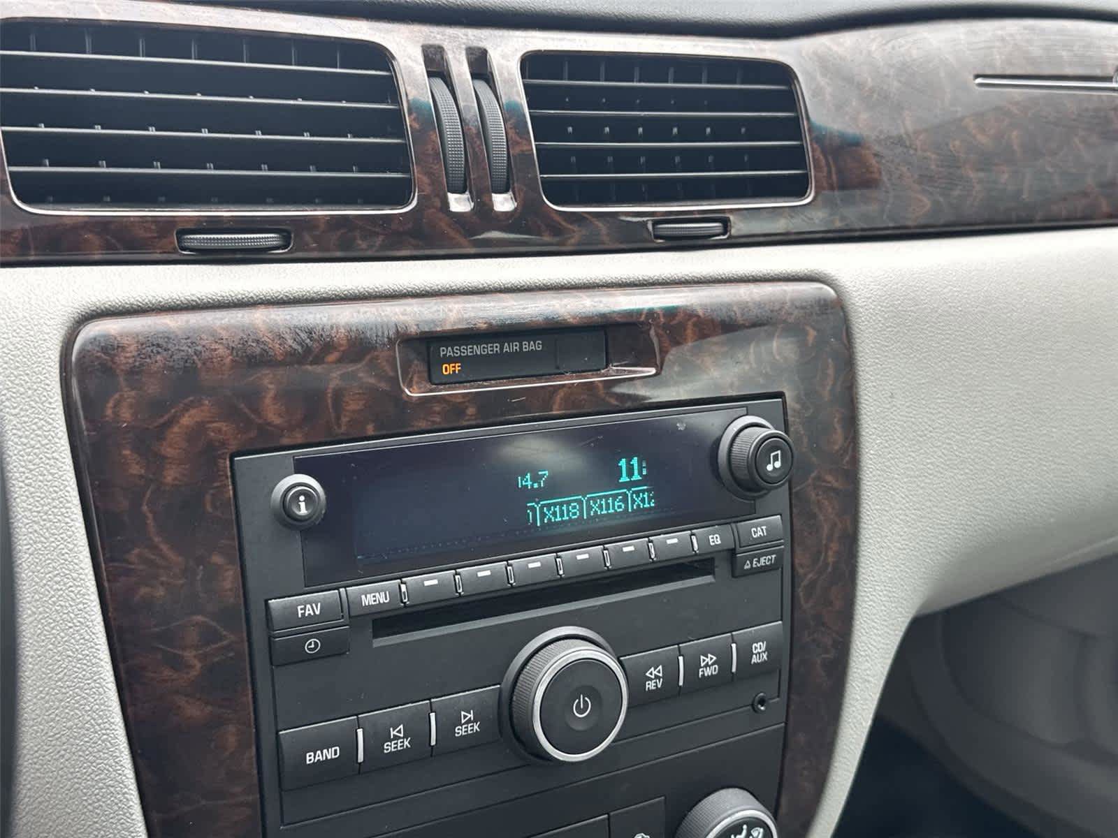 Used 2012 Chevrolet Impala LTZ FWD image 17