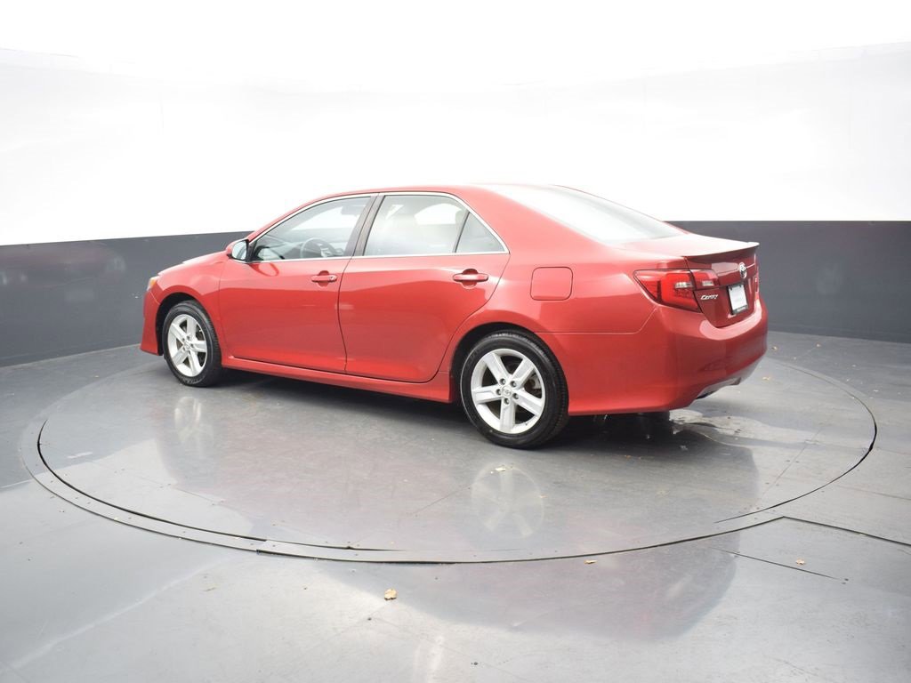 Used 2013 Toyota Camry SE image 3