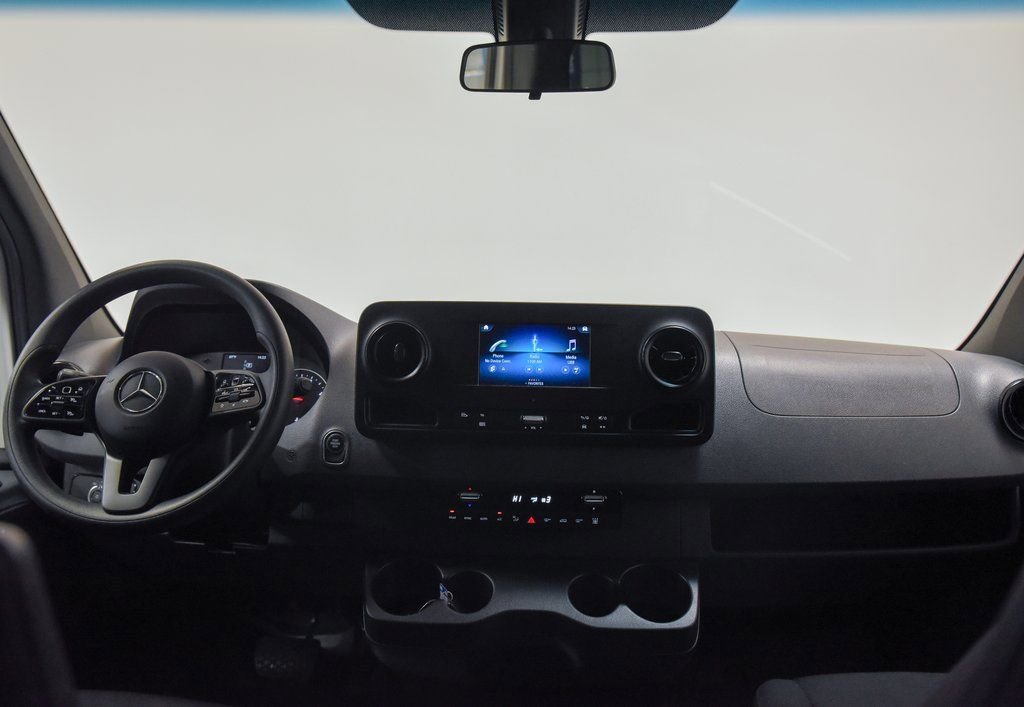 Used 2024 Mercedes-Benz Sprinter 2500 image 26