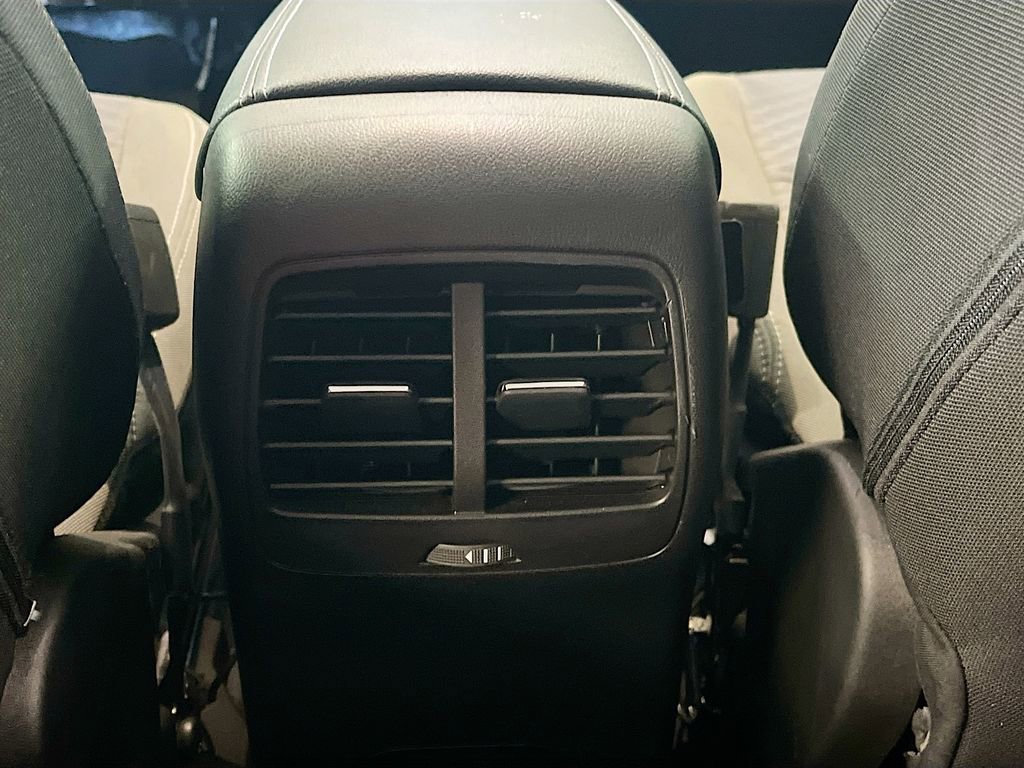 Used 2022 Ford Escape SE w/ SE Sport Appearance Package FWD image 23