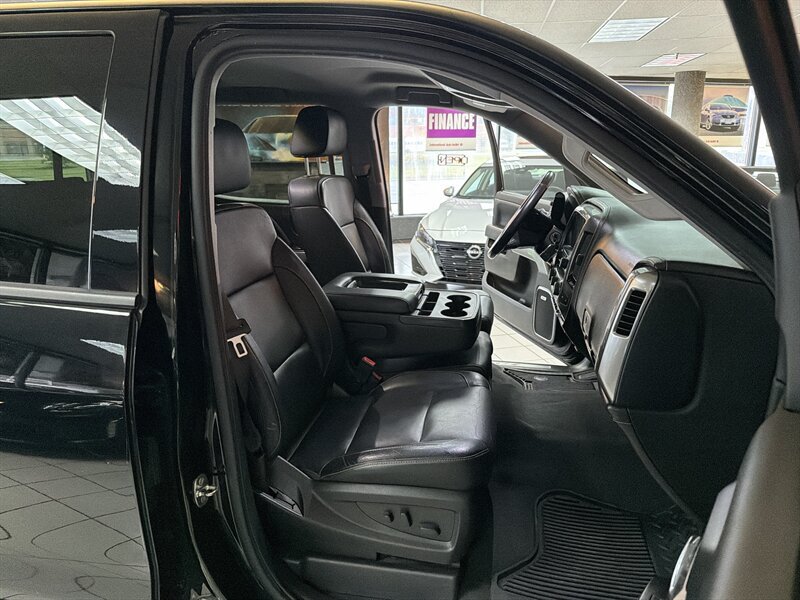 Used 2018 Chevrolet Silverado 1500 LTZ Z71 w/ LTZ Plus Package AWD/4WD image 24