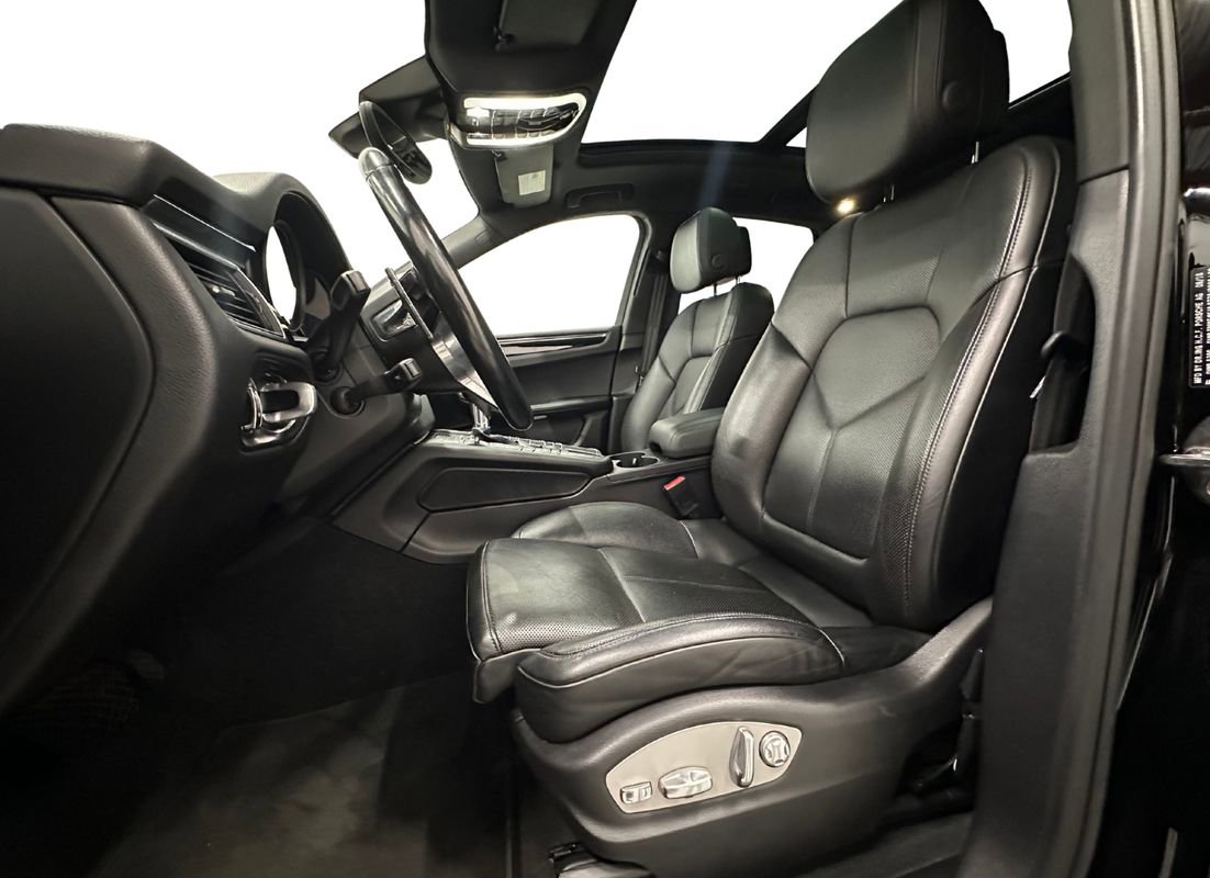 Used 2018 Porsche Macan image 11