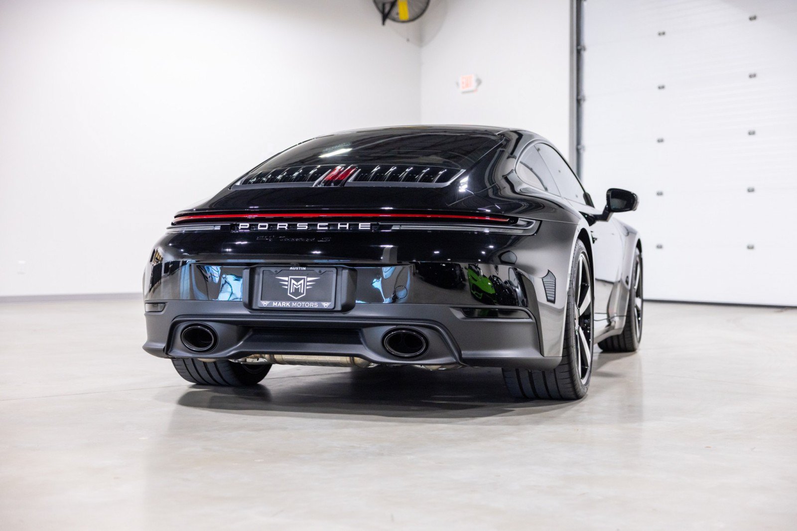 Used 2025 Porsche 911 Carrera S RWD image 4