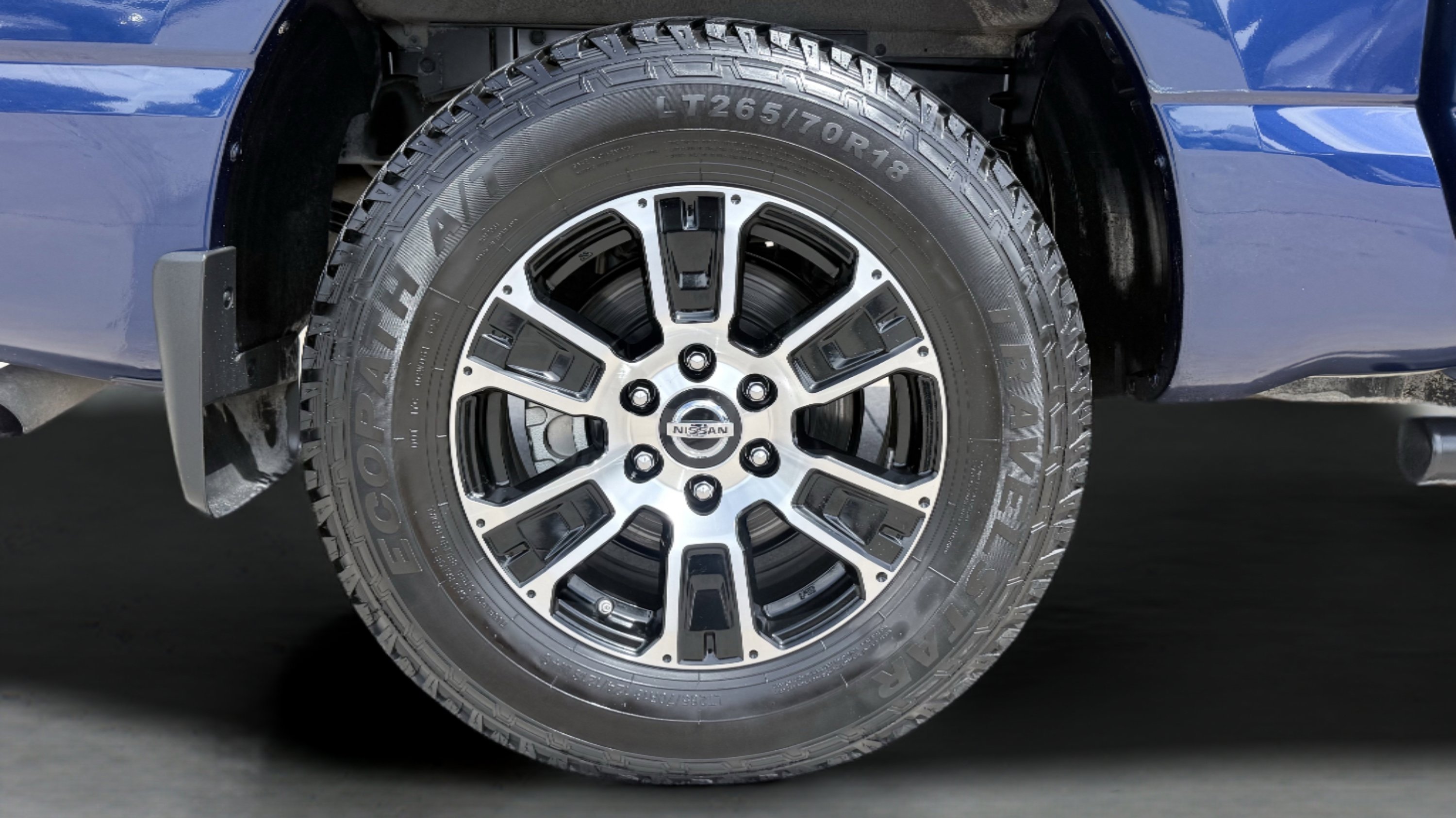 Used 2021 Nissan Titan SV w/ Accessory Utility Package RWD image 10