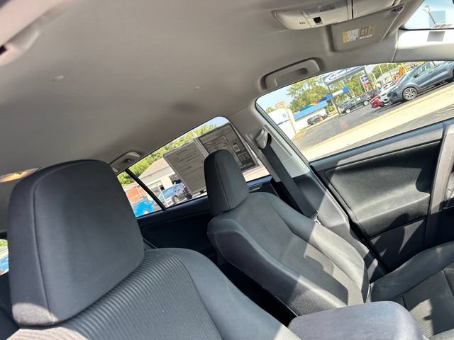 Used 2018 Toyota RAV4 LE w/ All Weather Liner Package AWD/4WD image 25