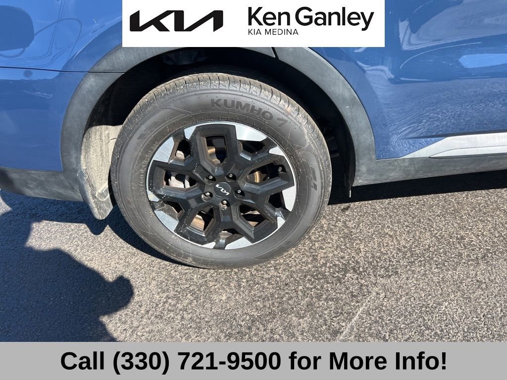 Certified 2025 Kia Sorento S FWD image 23